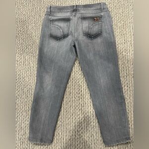 Women’s Joe’s jeans, gray washed fit skinny Chelsea